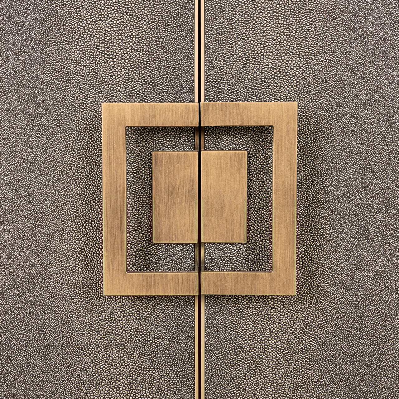 Sideboard Bloomville brass shagreen 