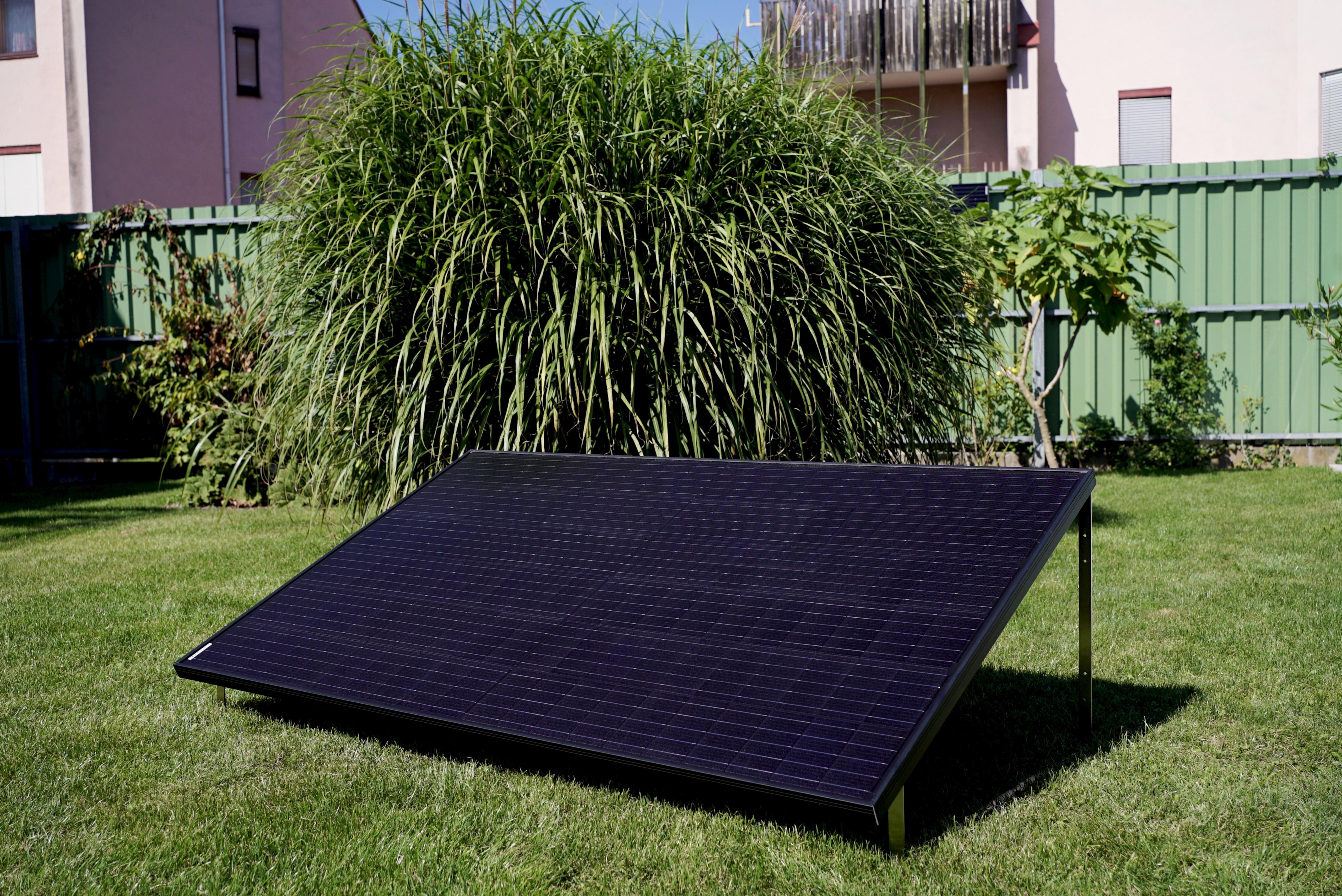SOLMATE G (Garten) inkl. 2 Photovoltaikpanele