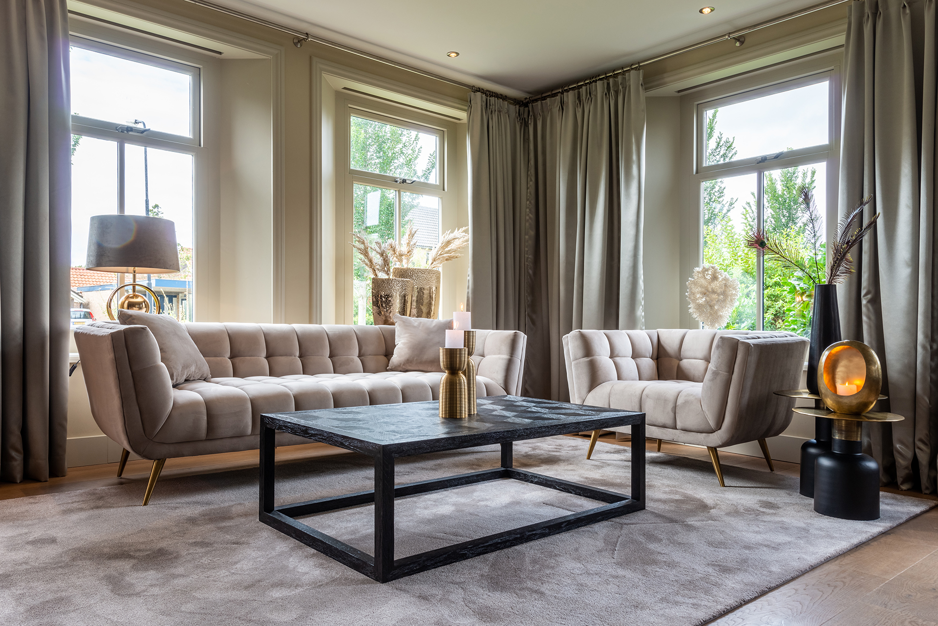 Richmond Couch Huxley Khaki Samt / Brushed Gold (Quartz Khaki ) Richmond Couch Huxley Khaki Samt / Brushed Gold (Quartz Khaki )