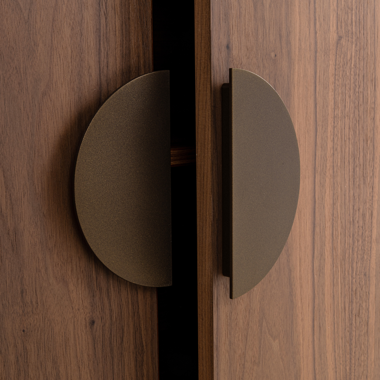 Vitrine Windsor walnut