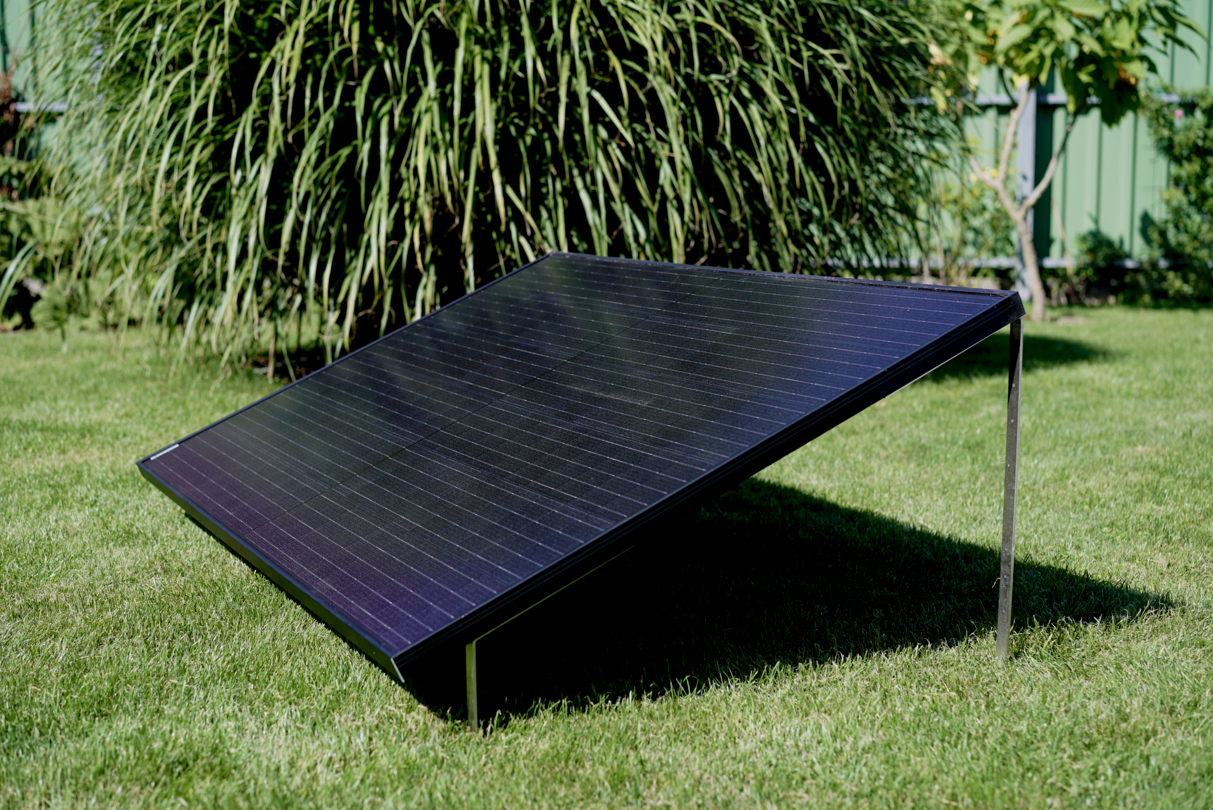 SOLMATE G (Garten) inkl. 2 Photovoltaikpanele SOLMATE G (Garten) inkl. 2 Photovoltaikpanele