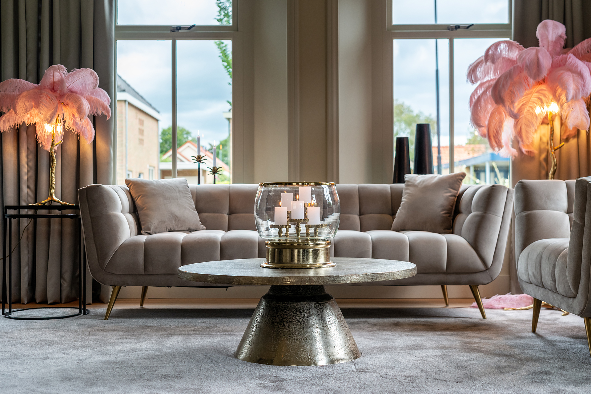 Richmond Couch Huxley Khaki Samt / Brushed Gold (Quartz Khaki ) Richmond Couch Huxley Khaki Samt / Brushed Gold (Quartz Khaki )