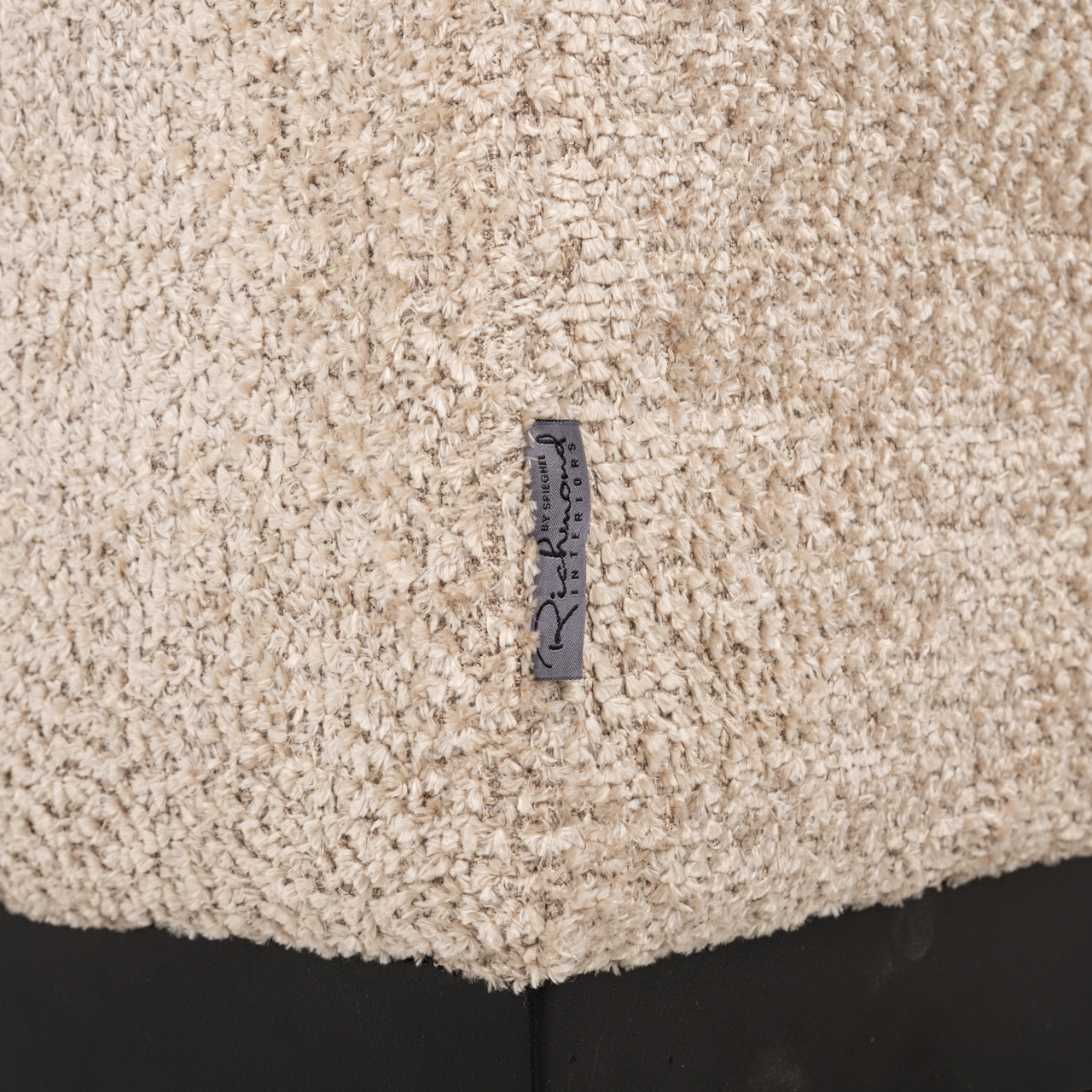 Sitzbank Delia customized fire retardant