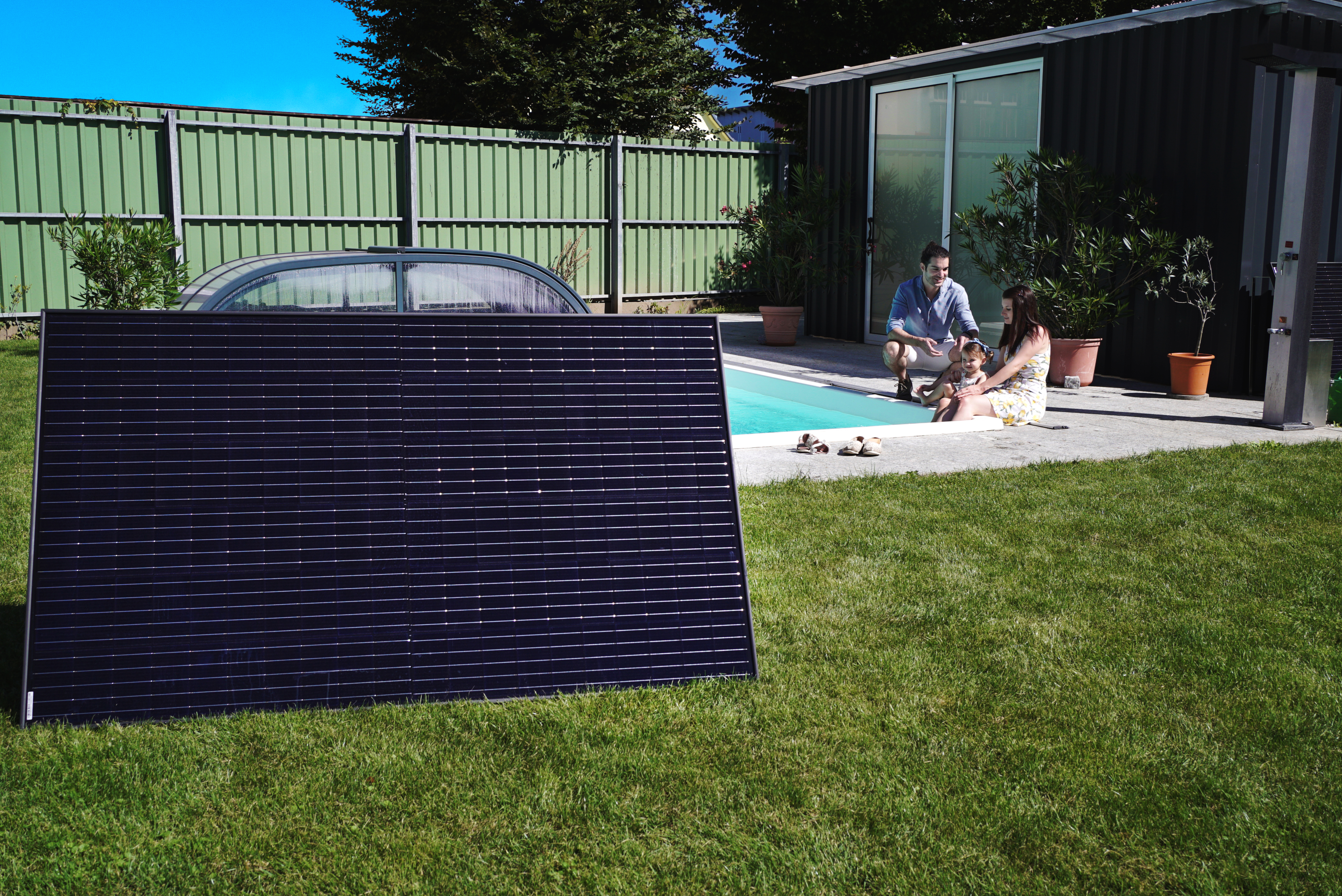SOLMATE G (Garten) inkl. 2 Photovoltaikpanele SOLMATE G (Garten) inkl. 2 Photovoltaikpanele