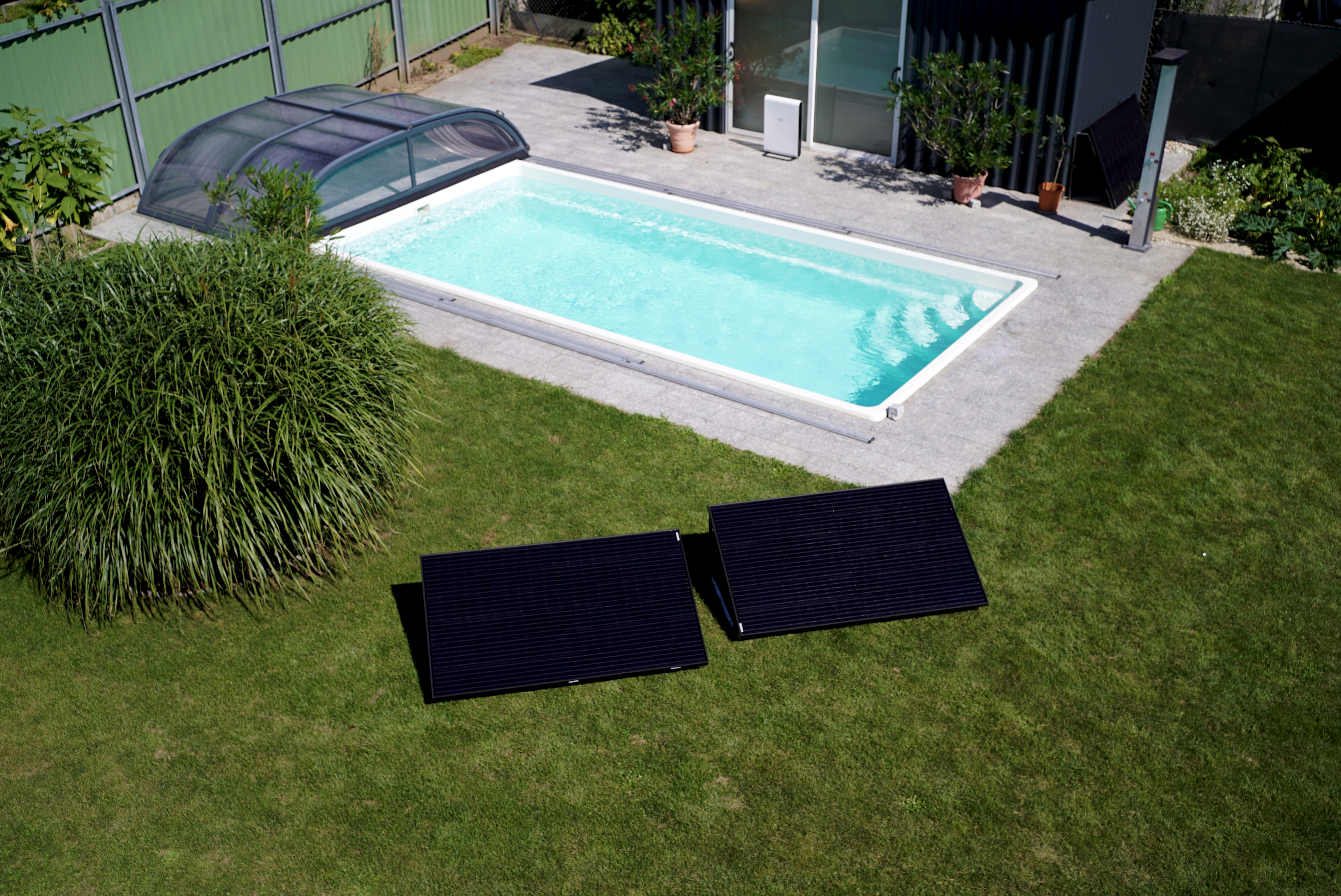 SOLMATE G (Garten) inkl. 2 Photovoltaikpanele SOLMATE G (Garten) inkl. 2 Photovoltaikpanele