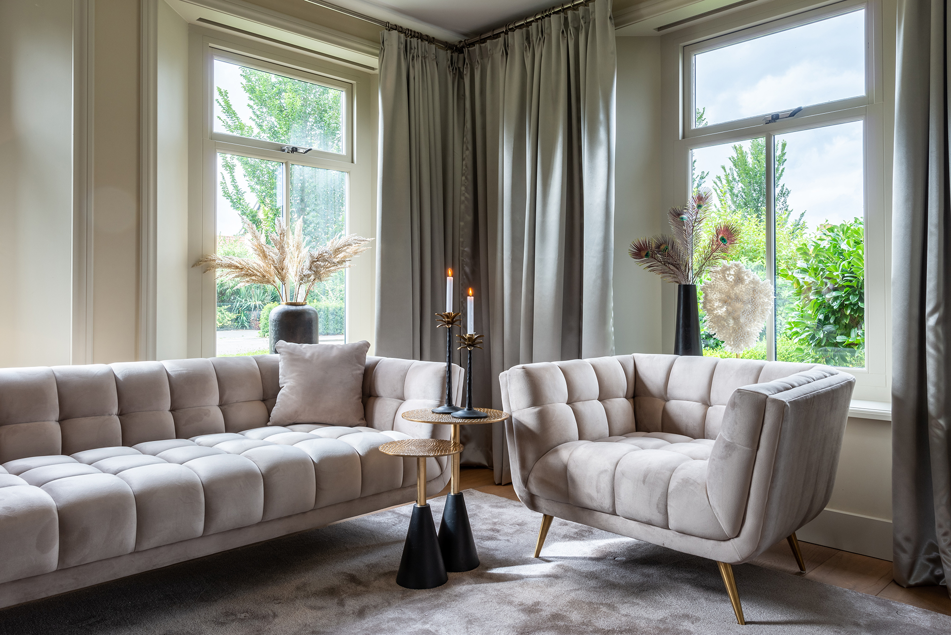 Richmond Couch Huxley Khaki Samt / Brushed Gold (Quartz Khaki ) Richmond Couch Huxley Khaki Samt / Brushed Gold (Quartz Khaki )