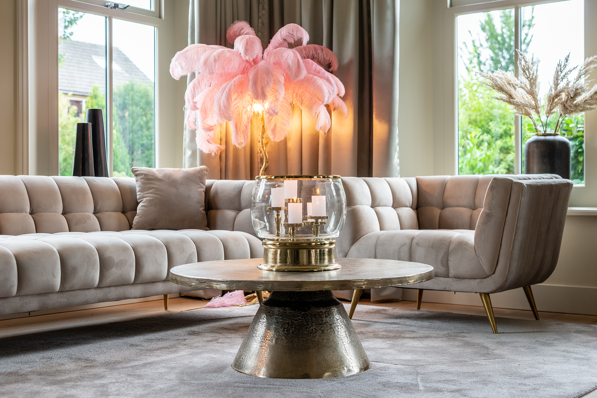 Richmond Couch Huxley Khaki Samt / Brushed Gold (Quartz Khaki ) Richmond Couch Huxley Khaki Samt / Brushed Gold (Quartz Khaki )