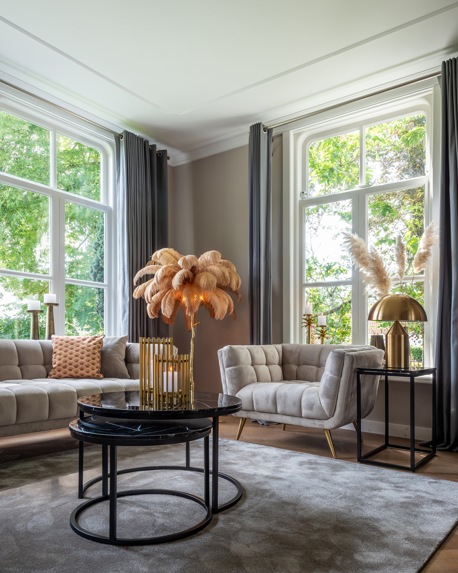 Richmond Couch Huxley Khaki Samt / Brushed Gold (Quartz Khaki ) Richmond Couch Huxley Khaki Samt / Brushed Gold (Quartz Khaki )