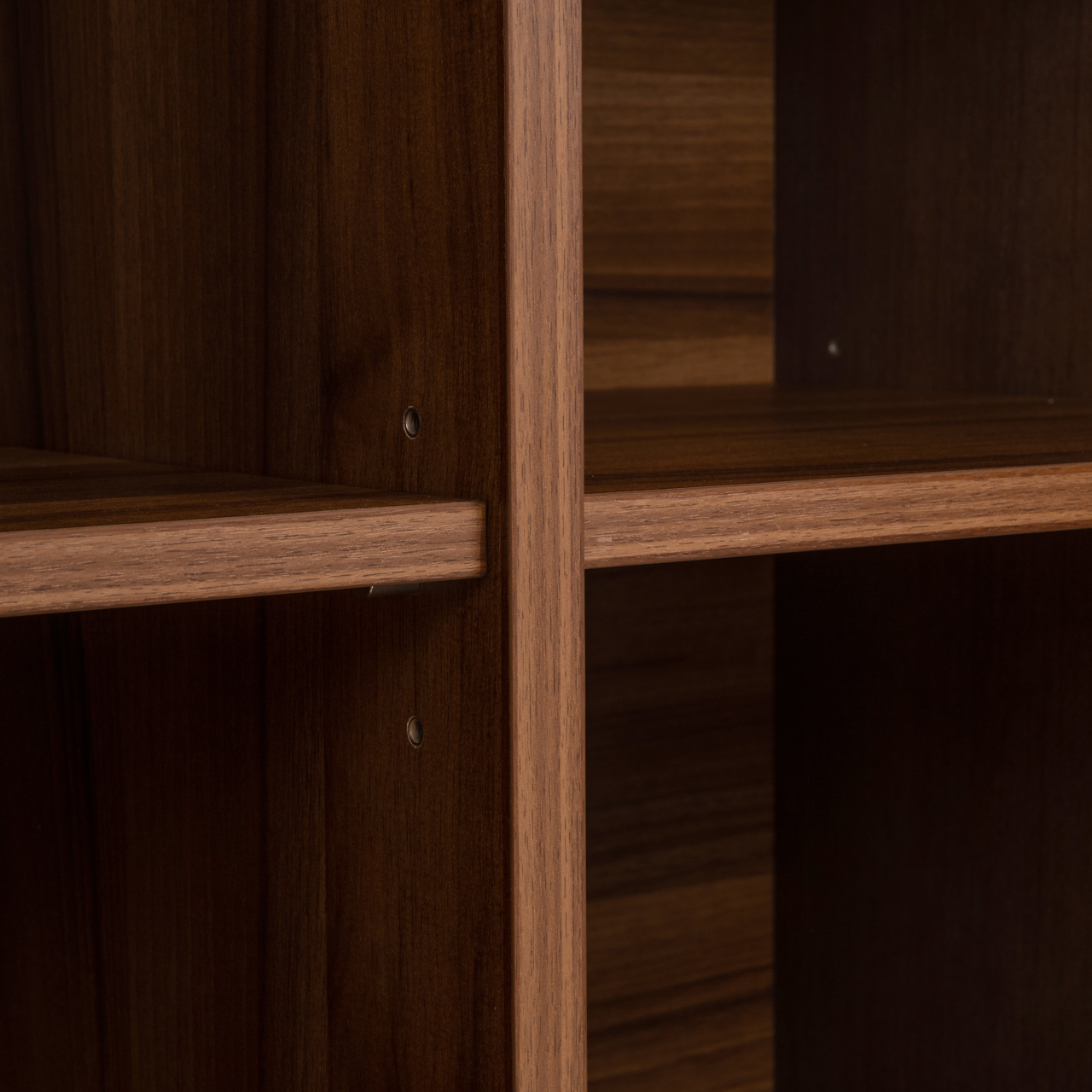 Vitrine Windsor walnut