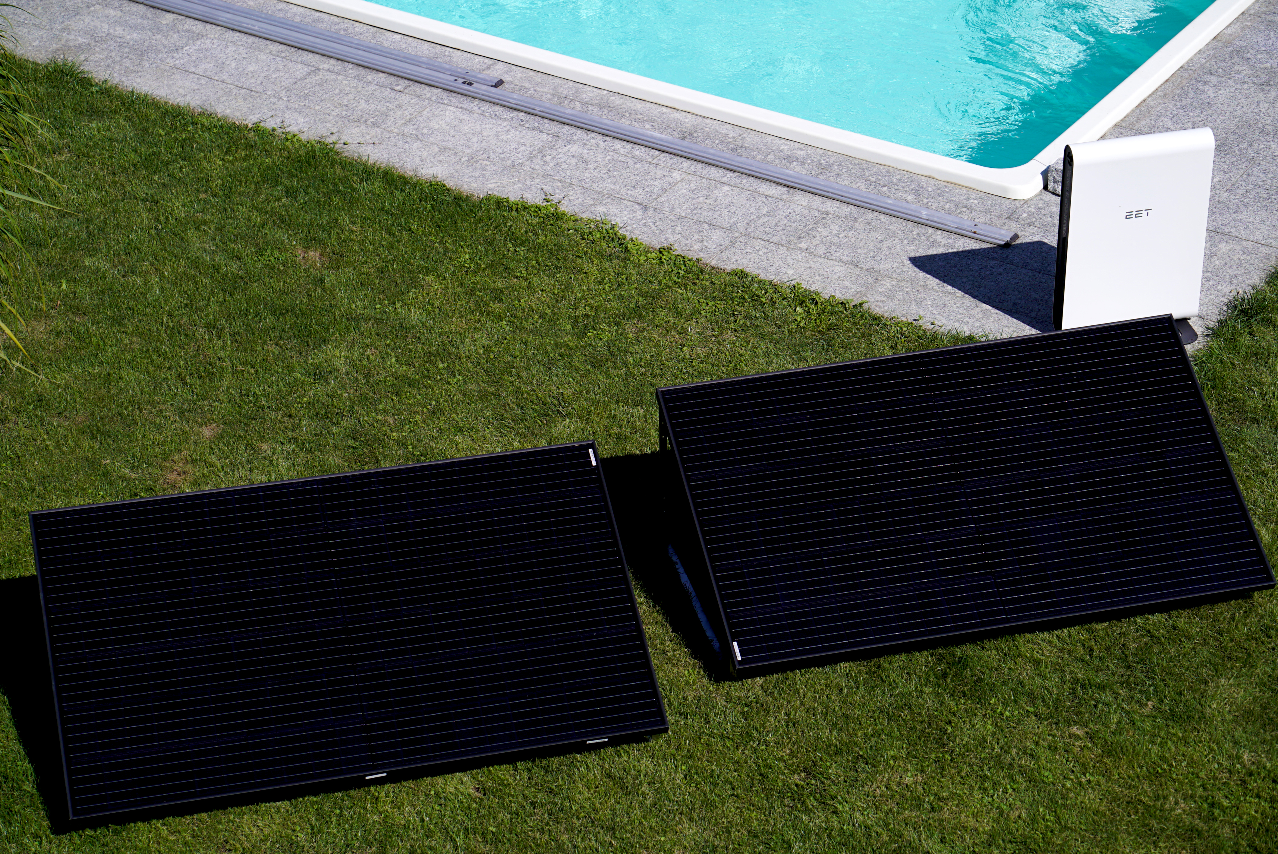 SOLMATE G (Garten) inkl. 2 Photovoltaikpanele SOLMATE G (Garten) inkl. 2 Photovoltaikpanele